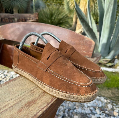 Laceless loafers